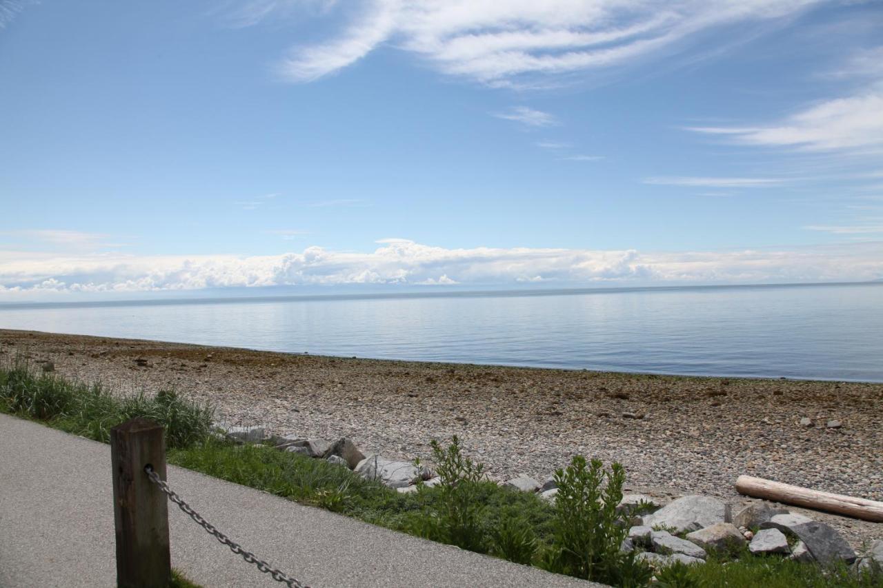 The Spot At Porpoise Bay Motell Sechelt Exteriör bild